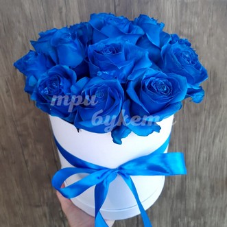15 синих роз в шляпной коробке